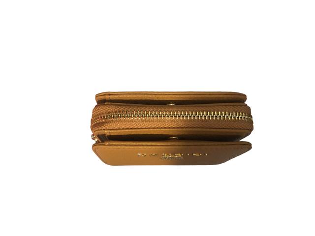 00262_141_4|f4d4d6c1396c0fb49323cd009cc14b75