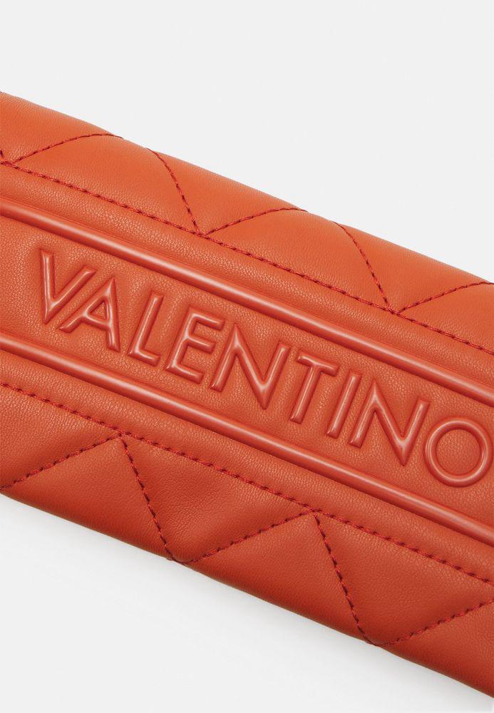 00268_139_3|23033c89be1df0b50c1928e318c29daf