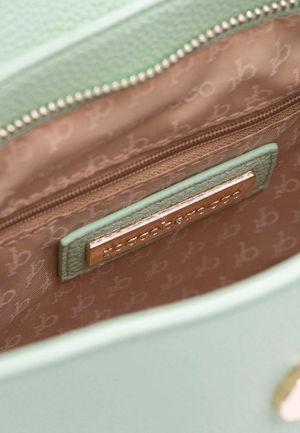 00296_37_6|dc3c21cca9ae3ede60823e19176358f4