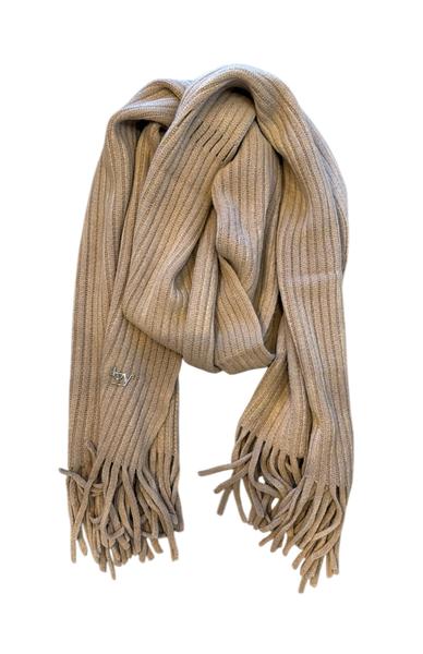 00560_141|dc3bfd8994538520e74f11c4e6077b6c